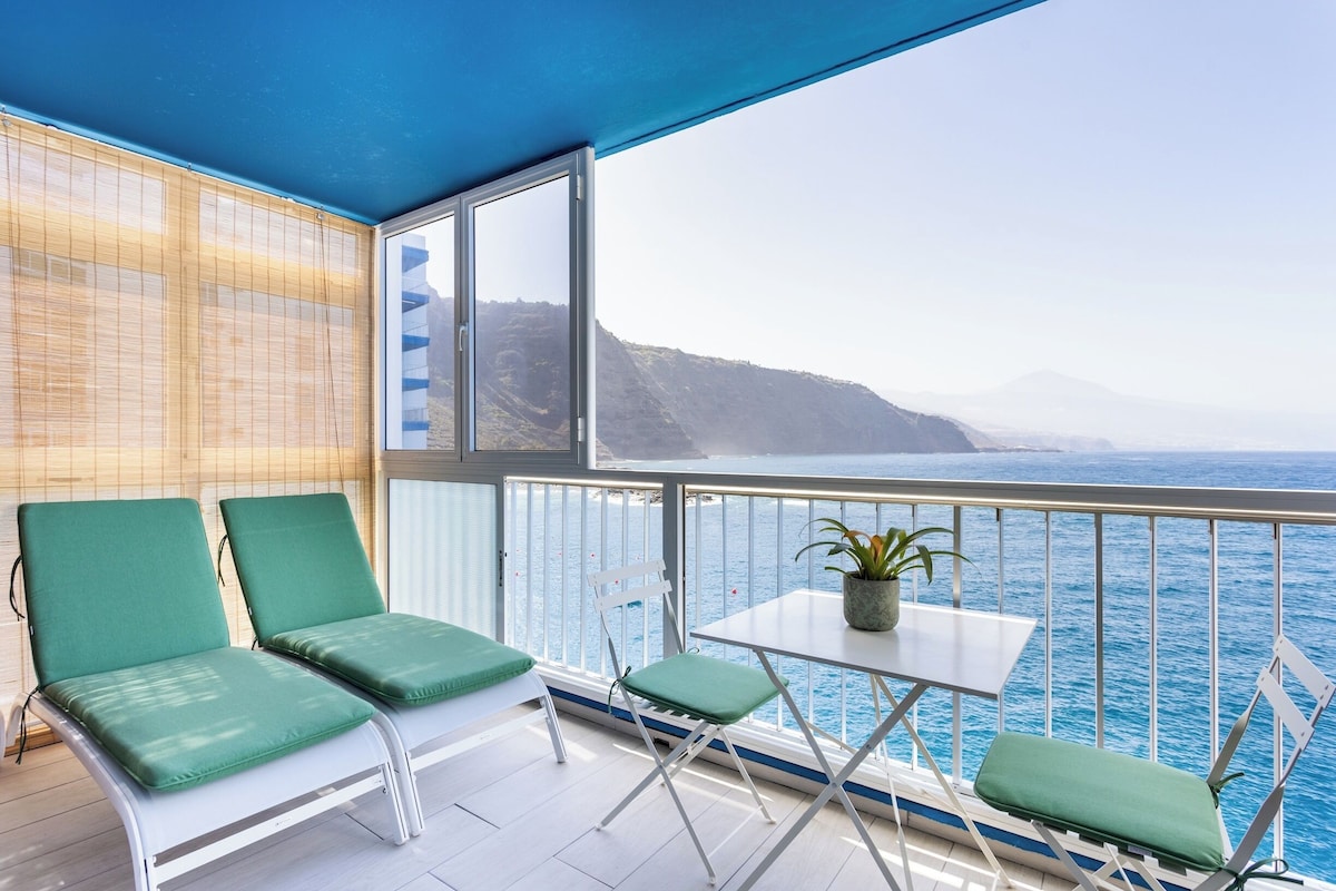 Home2Book Chic Oceanview Apartment